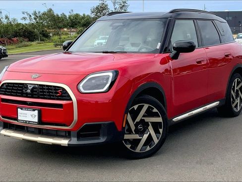 Certified 2025 MINI Cooper Countryman S w/ Comfort Package Max AWD/4WD image 3