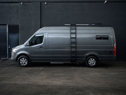 Used 2022 Mercedes-Benz Sprinter 2500 image 6