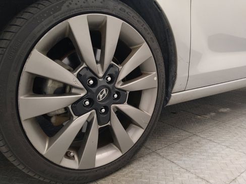 Used 2018 Hyundai Elantra GT Sport w/ Sport Tech Package 04 FWD image 31