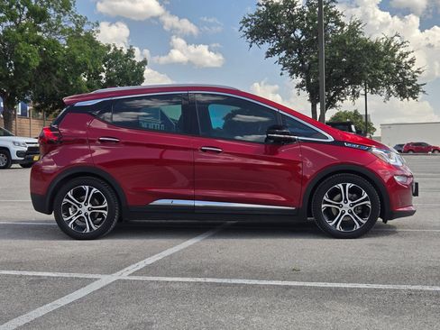 Used 2019 Chevrolet Bolt Premier w/ Infotainment Package FWD image 3