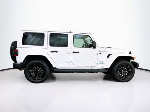Used 2021 Jeep Wrangler Sahara image 10