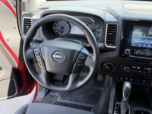 Used 2023 Nissan Frontier SV w/ SV Convenience Package AWD/4WD image 13