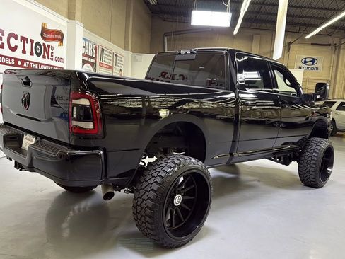 Used 2024 RAM 2500 Big Horn w/ Night Edition AWD/4WD image 10