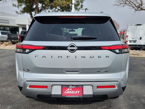 Certified 2025 Nissan Pathfinder SL image 11