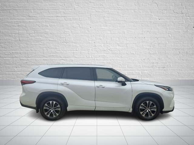 Used 2020 Toyota Highlander XLE AWD/4WD image 7