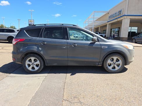Used 2015 Ford Escape SE w/ Equipment Group 201A image 3