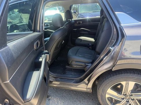 Used 2023 Kia Sorento EX AWD/4WD image 10