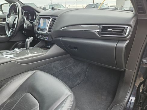 Used 2019 Maserati Levante S image 28