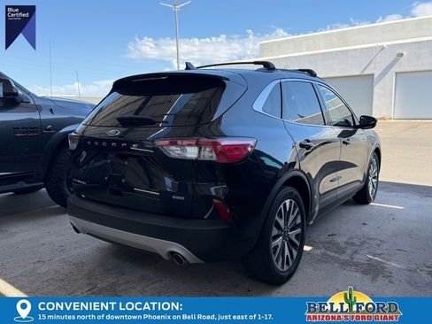 Used 2020 Ford Escape Titanium FWD image 4