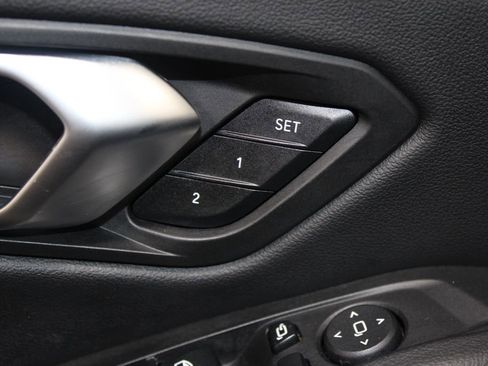 Used 2024 BMW 330e image 39