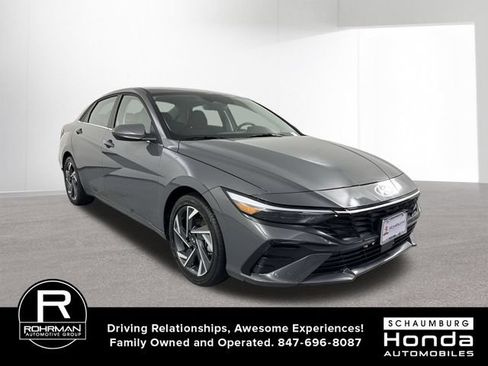 Used 2025 Hyundai Elantra SEL FWD image 3