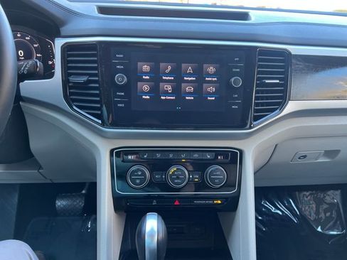 Used 2023 Volkswagen Atlas SE image 21