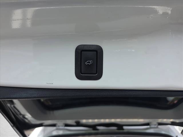 Used 2018 Toyota Highlander SE AWD/4WD image 13