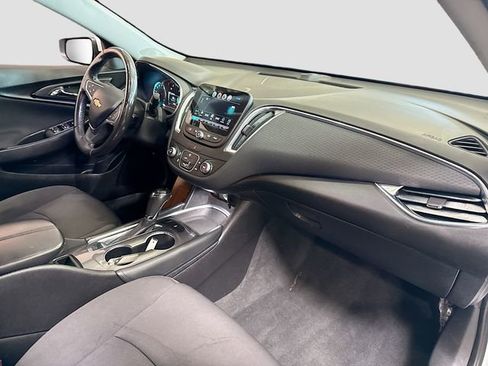 Used 2018 Chevrolet Malibu LT image 27