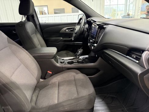 Used 2023 Chevrolet Traverse LT image 35