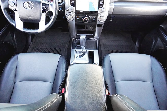 Used 2023 Toyota 4Runner SR5 Premium w/ Moonroof Package RWD image 33