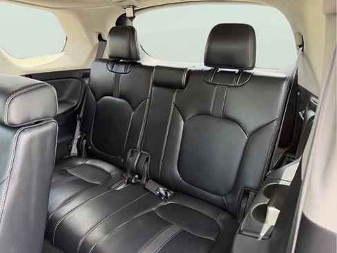 Used 2025 Honda Pilot EX-L image 19