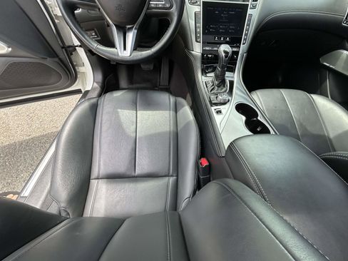 Used 2018 INFINITI Q60 3.0t Luxe w/ Sensory Package 3.0T Luxe RWD image 14