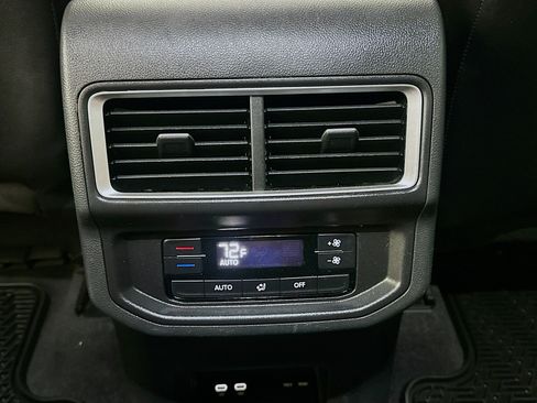 Used 2024 Volkswagen Atlas SE w/ Black Wheel Package FWD image 28