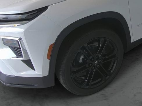New 2026 Chevrolet Traverse LT w/ Driver Confidence Package AWD/4WD image 7