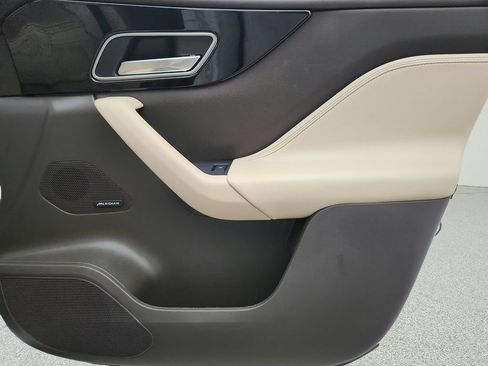 Used 2018 Jaguar F-PACE Prestige AWD/4WD image 32