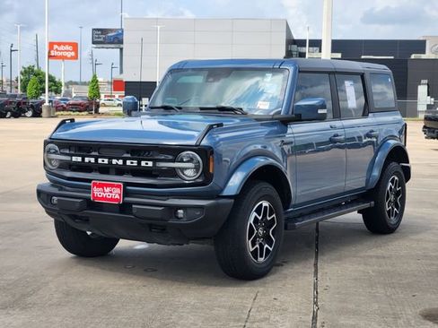 Used 2023 Ford Bronco Outer Banks image 3