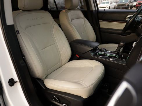 Used 2017 Ford Explorer Platinum image 36