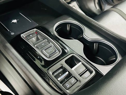 Used 2023 Honda Pilot Touring image 14