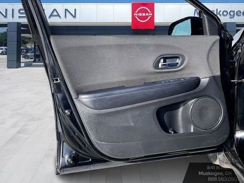 Used 2019 Honda HR-V LX image 17