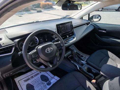 Used 2021 Toyota Corolla LE image 6