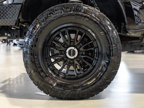 Used 2022 Ford F250 Platinum w/ FX4 Off-Road Package AWD/4WD image 24