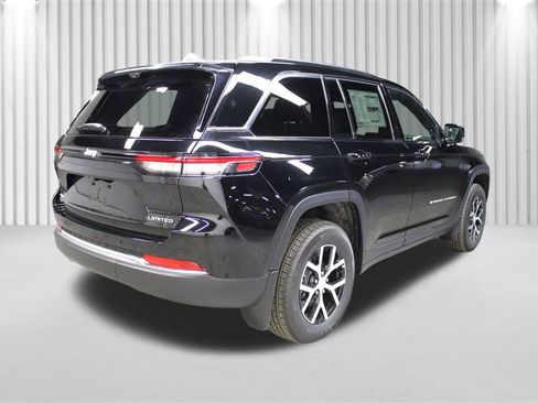 New 2025 Jeep Grand Cherokee Limited w/ Luxury Tech Group II image 3