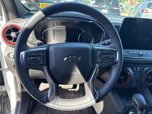 Used 2025 Chevrolet Blazer RS AWD/4WD image 9