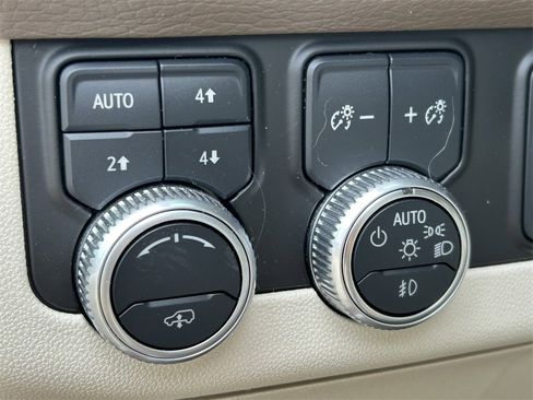 Used 2021 GMC Yukon Denali w/ Denali Ultimate Package image 31