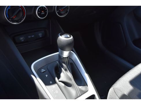 New 2025 Hyundai Venue SE image 25