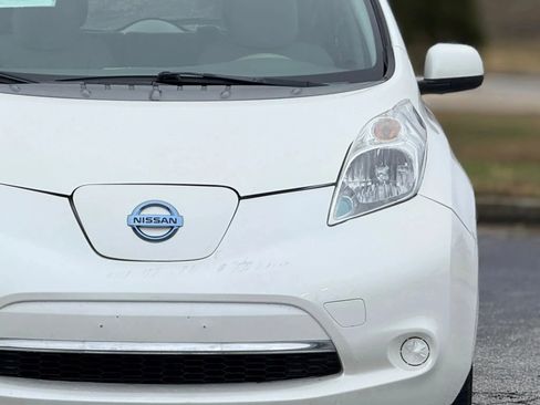 Used 2015 Nissan Leaf SV image 14
