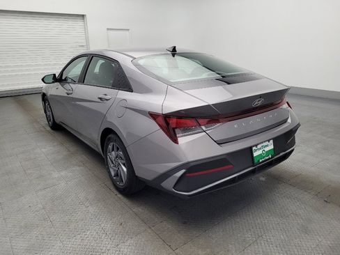 Used 2024 Hyundai Elantra SEL image 5
