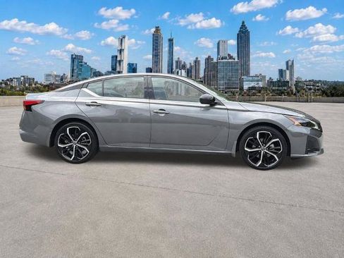 Certified 2025 Nissan Altima 2.5 SR w/ SR Premium Package FWD image 27