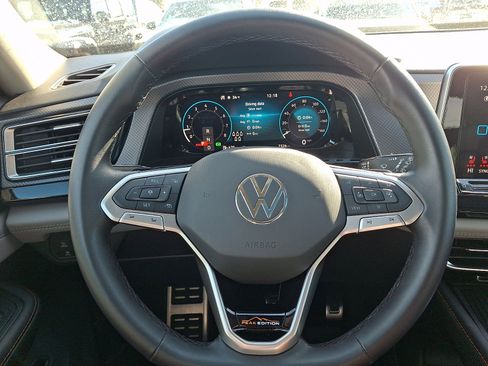 Certified 2025 Volkswagen Atlas Peak Edition SE image 19