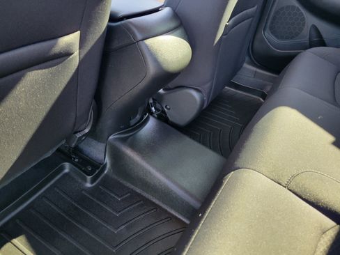 Used 2022 Chevrolet Malibu RS image 32