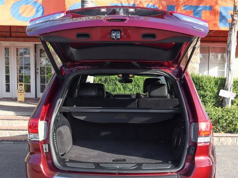 Used 2020 Jeep Grand Cherokee Overland image 8