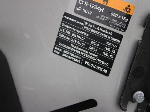 Used 2022 Porsche Cayenne Premium Pkg image 48