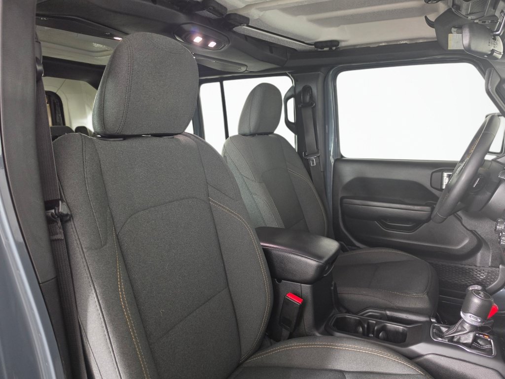Used 2024 Jeep Wrangler Unlimited AWD/4WD image 39