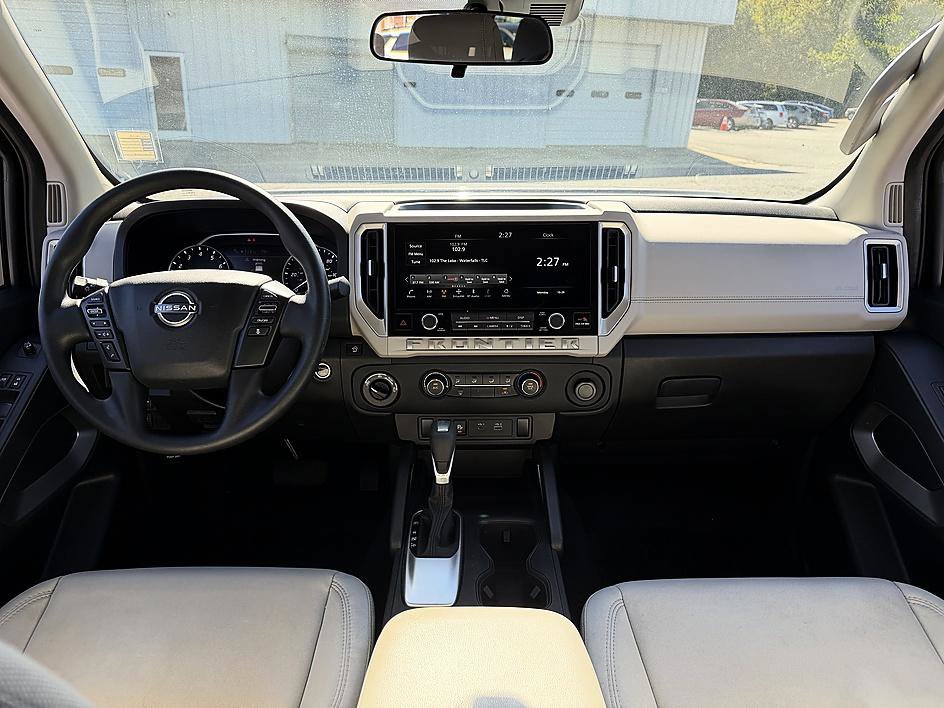 Used 2025 Nissan Frontier SV AWD/4WD image 30