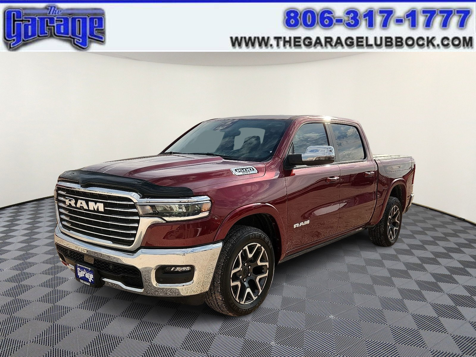 Used 2025 RAM 1500 Laramie AWD/4WD image 1