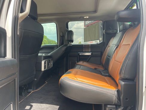 Used 2015 Ford F150 Lariat w/ Equipment Group 502A Luxury RWD image 21