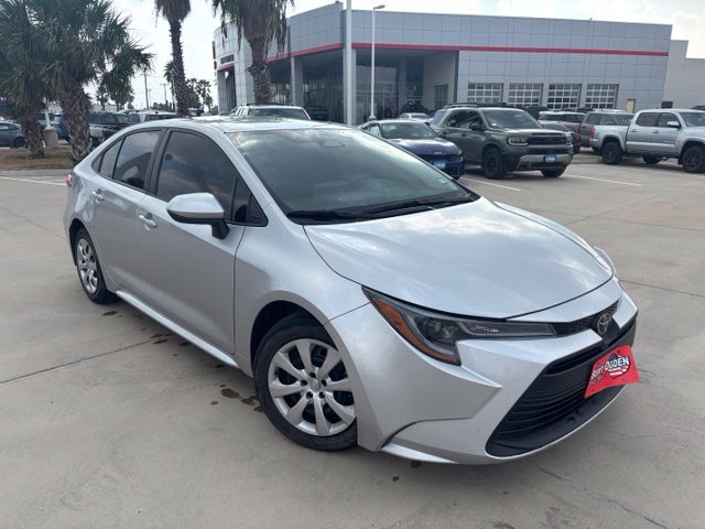Used 2025 Toyota Corolla LE FWD image 1
