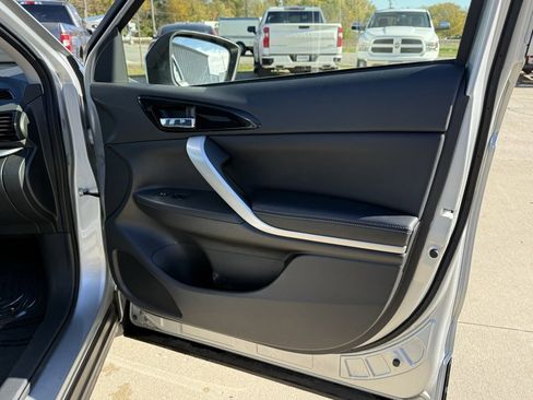Used 2024 Mitsubishi Eclipse Cross SE image 30