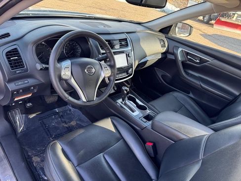 Used 2018 Nissan Altima 2.5 SL w/ 2.5 SL Technology Package image 18