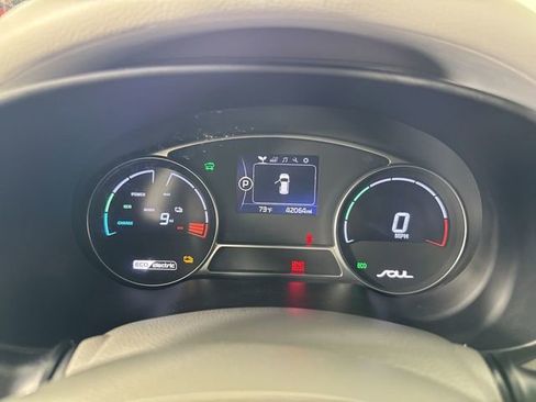Used 2017 Kia Soul EV FWD image 16